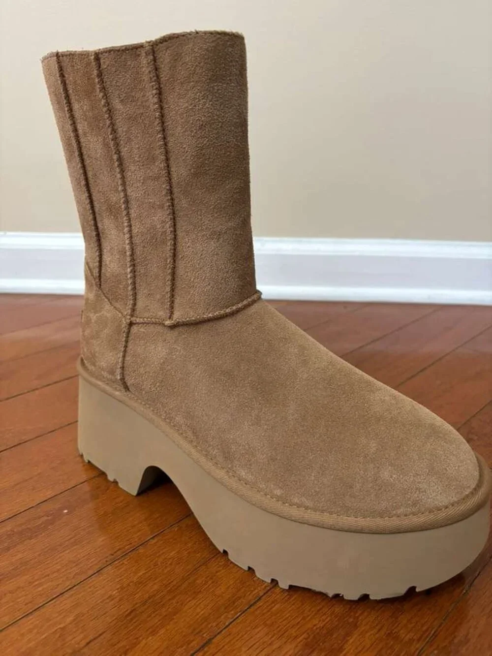 UGG women classic